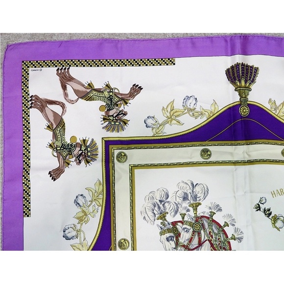 Elegant Purple and White Equestrian Scarf - Picture 2 of 11